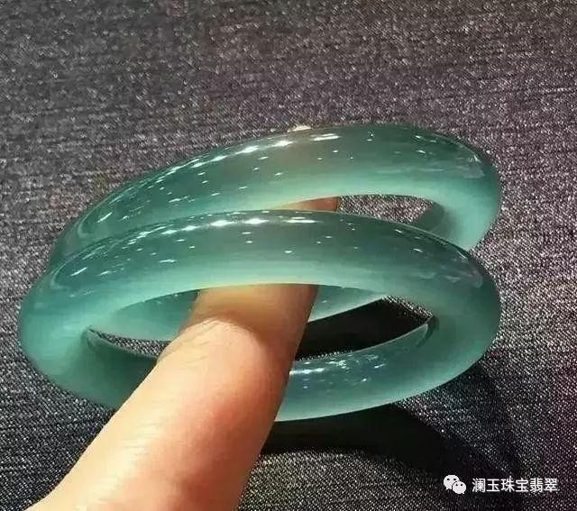 翡翠手镯里的棉晶(翡翠手镯里的棉是什么样子的)