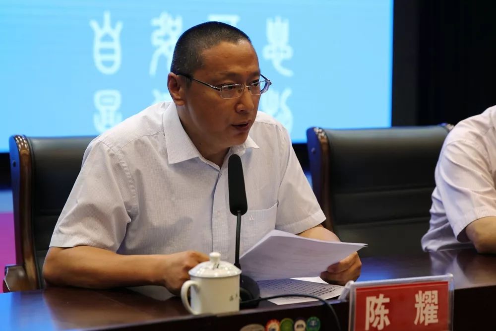 商都县委副书记,政府县长曹凯宏在会议上致辞,他说感谢中国下一代教育