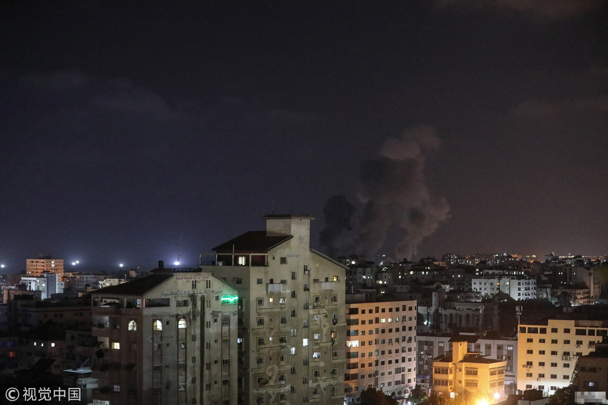巴勒斯坦以色列局势升温 以色列军队连续第二天空袭加沙_凤凰网视频_凤凰网