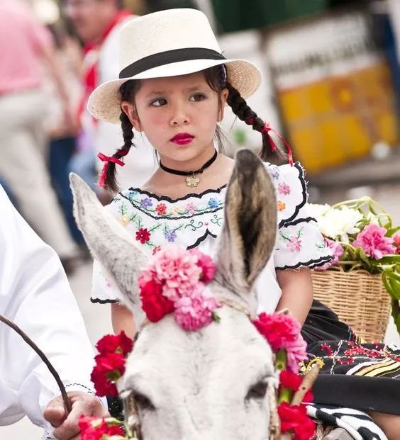 哥伦比亚传统服装图片