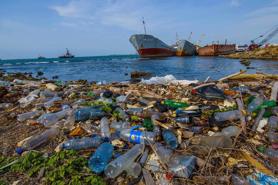 海洋中数量惊人的塑料垃圾大多来源于亚洲和非洲的河流,联合国有一项