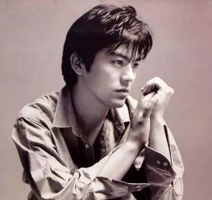 日本昭和时代男歌手图片