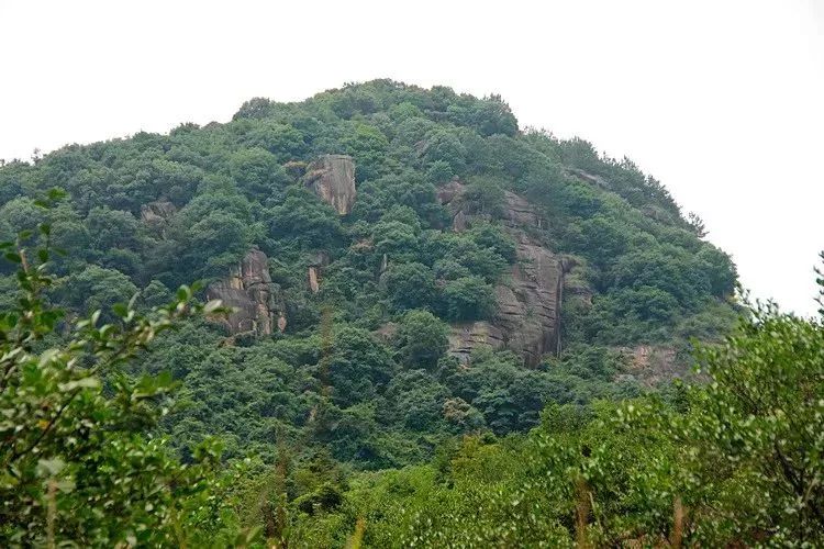 鳳凰山風景區位於閩清縣城南面,主峰海拔1000多米,被稱為