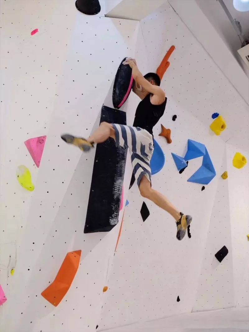 2) 上海ribbon climbing 攀巖館地址:上海市楊浦區國順東路800號西樓