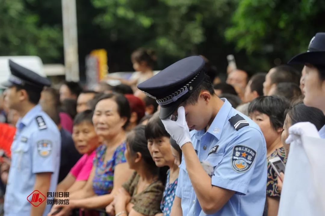 再见警察 冯曦妤图片