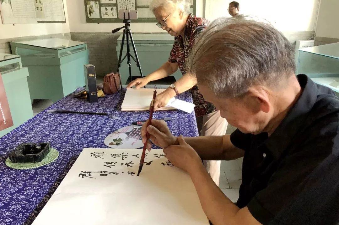 据了解《小书巢丛刊》系民国时期潍县知名学人丁锡田先生所辑印的