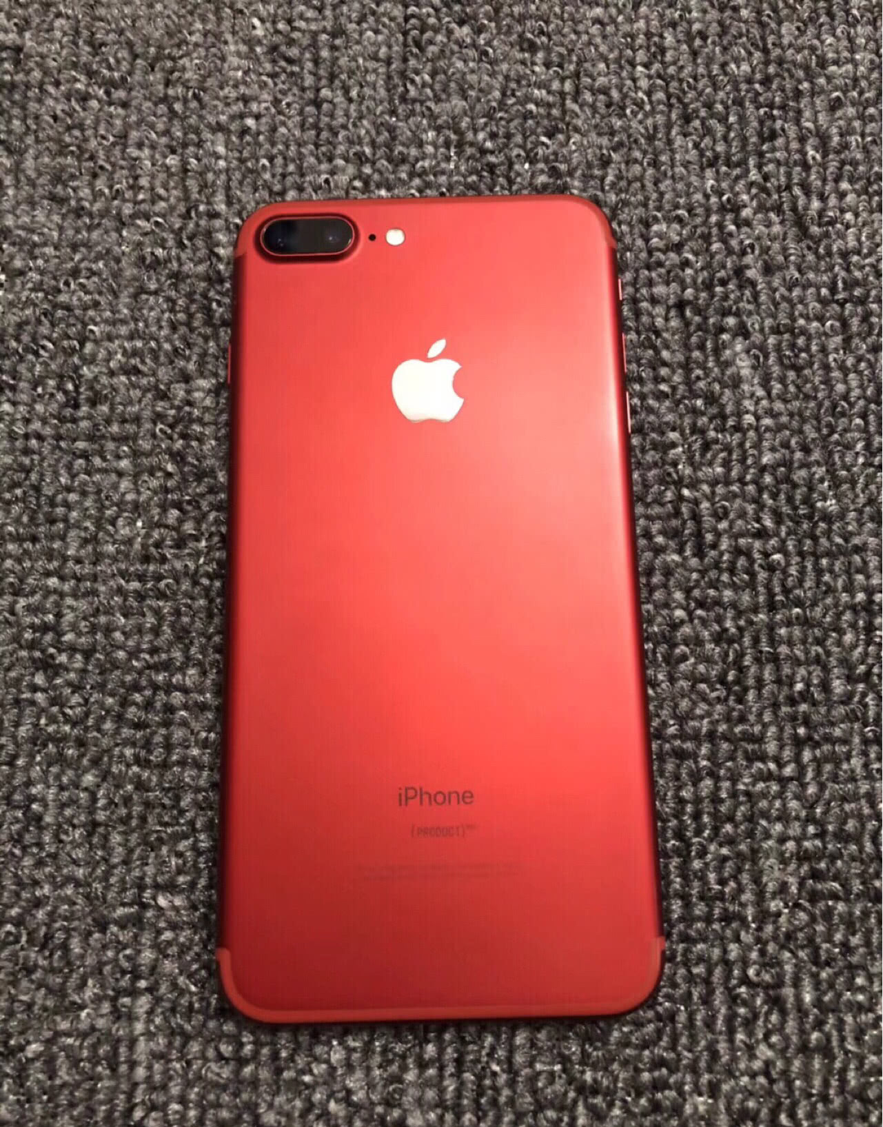 网友花4000元买全新iphone7plus红色定制版结果很尴尬