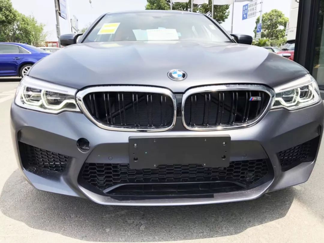 全國限量bmwm5磨砂極地灰到店期待您的駕馭