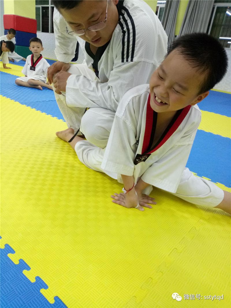 樂東跆拳道|追求完美_小男孩