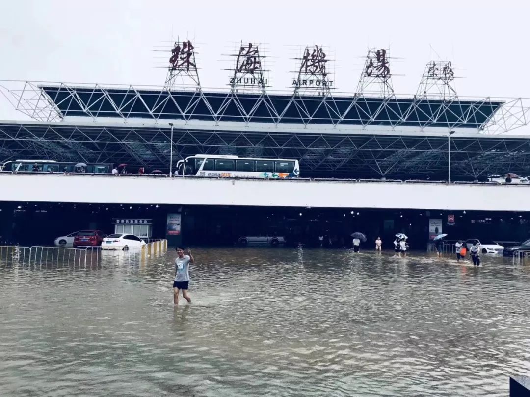 紧急:大暴雨 10级风马上要来!16号台风正扑向珠海到阳江明早将大堵