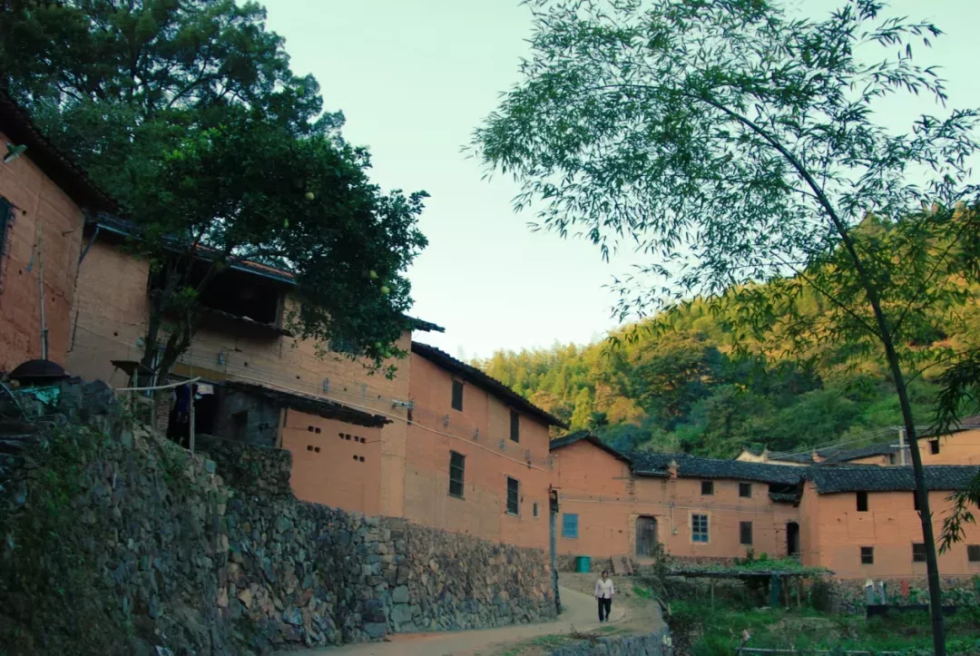 章山村