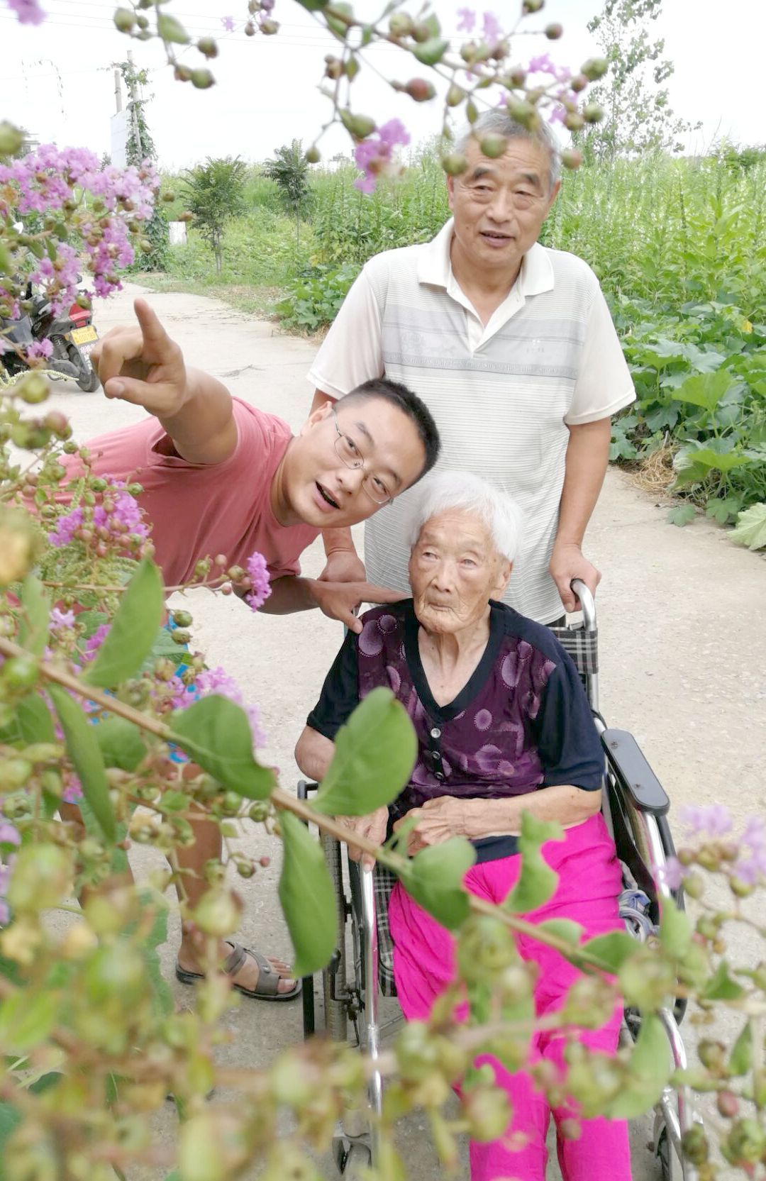 太和老壽星過生日來了139個兒孫五世同堂其樂融融