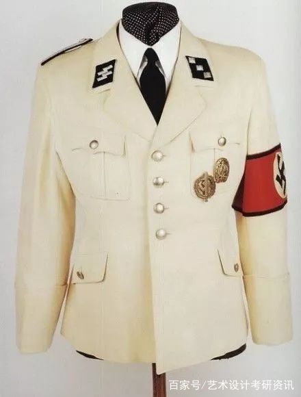 希特勒时期的军装设计足见其孤傲与野心