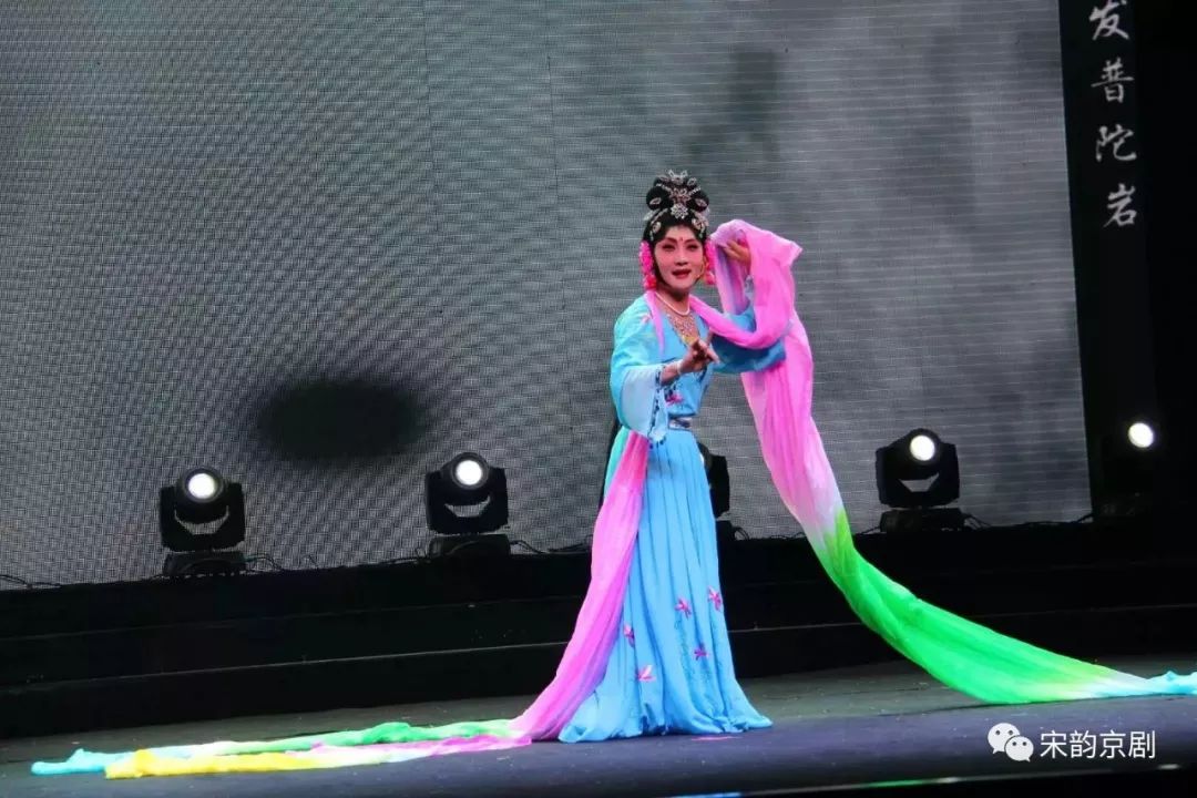 张云雷女装扮相花旦图片