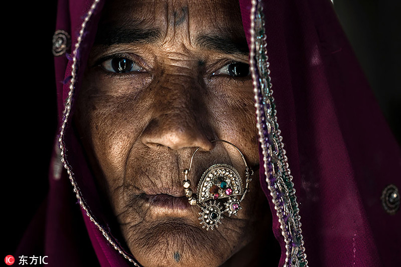 摄影师走访印度部落 记录正在消失的原始文化