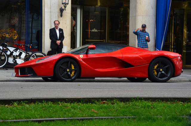 紅辣馬laferrari 炸街 何止的酷與炫