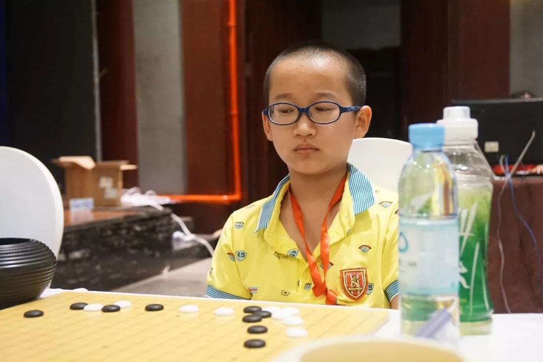 围棋天才胡子豪简介图片