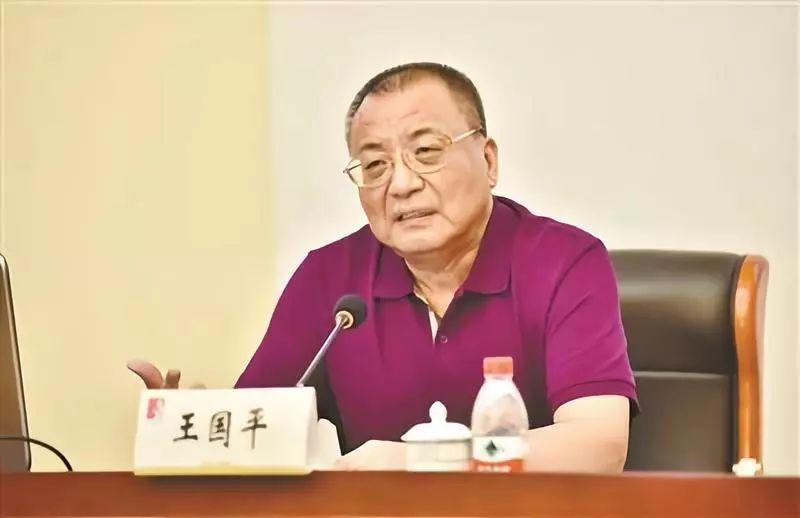 杭州城市学理事会理事长王国平,本次课程在杭州国际城市学研究中心