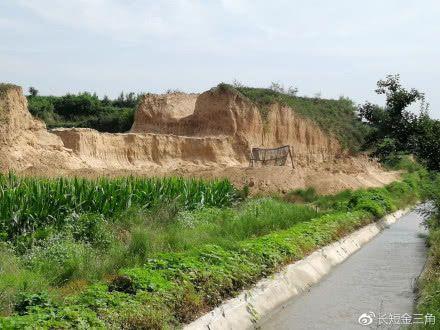 生态环保新绛周流村民盗采矿砂超限超载污染环境