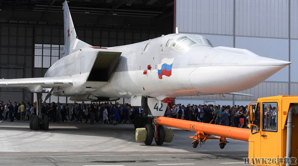 首架圖-22m3m轟炸機下線 安裝空中加油設備尾炮拆除