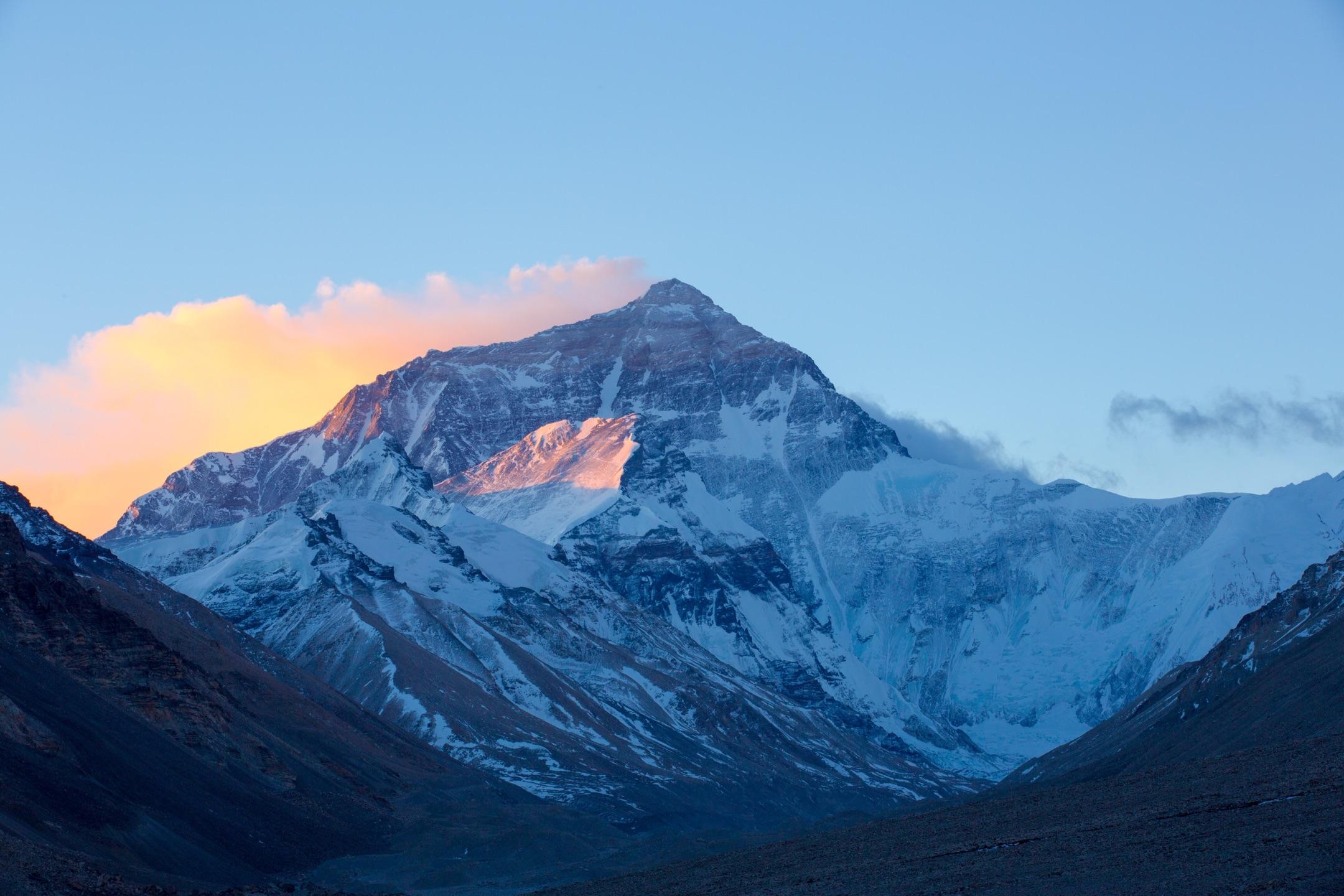 世界十大最美山峰图片