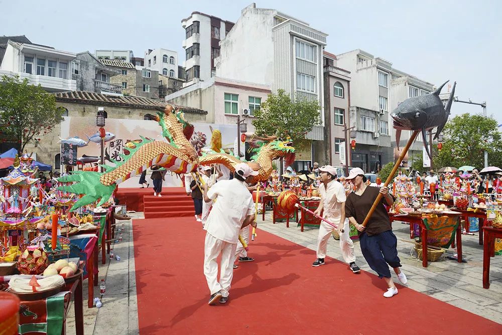 非遗曙光圣地祈福纳祥温岭石塘集体欢度小人节