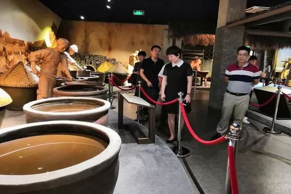 传承基地绍兴市工商局领导参观绍兴中国酱文化博物馆
