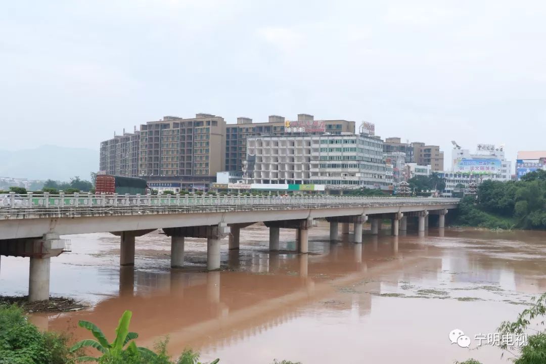 受台风"贝碧嘉"影响 宁明县暴雨成灾_明江镇