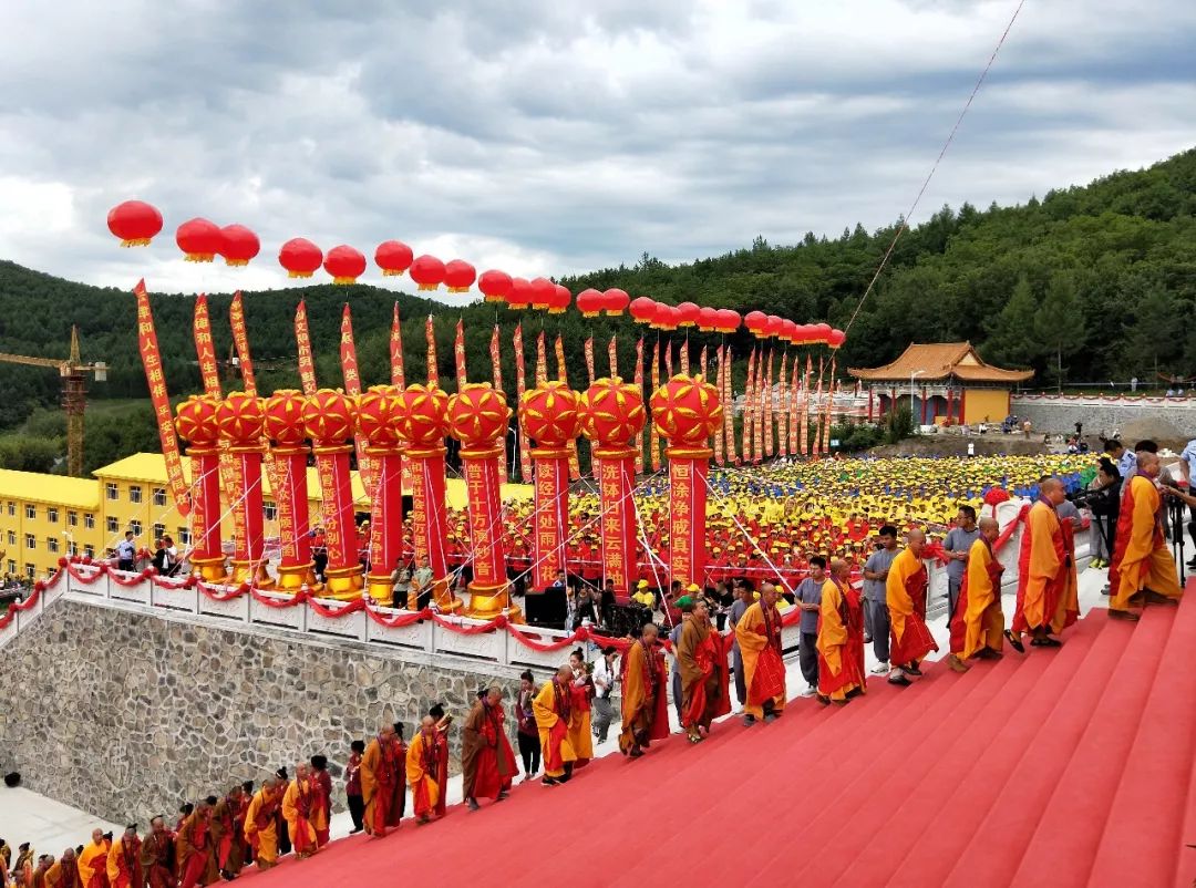 师父应请前往黑龙江七台河,参加极灵寺金刚正觉塔开光法会