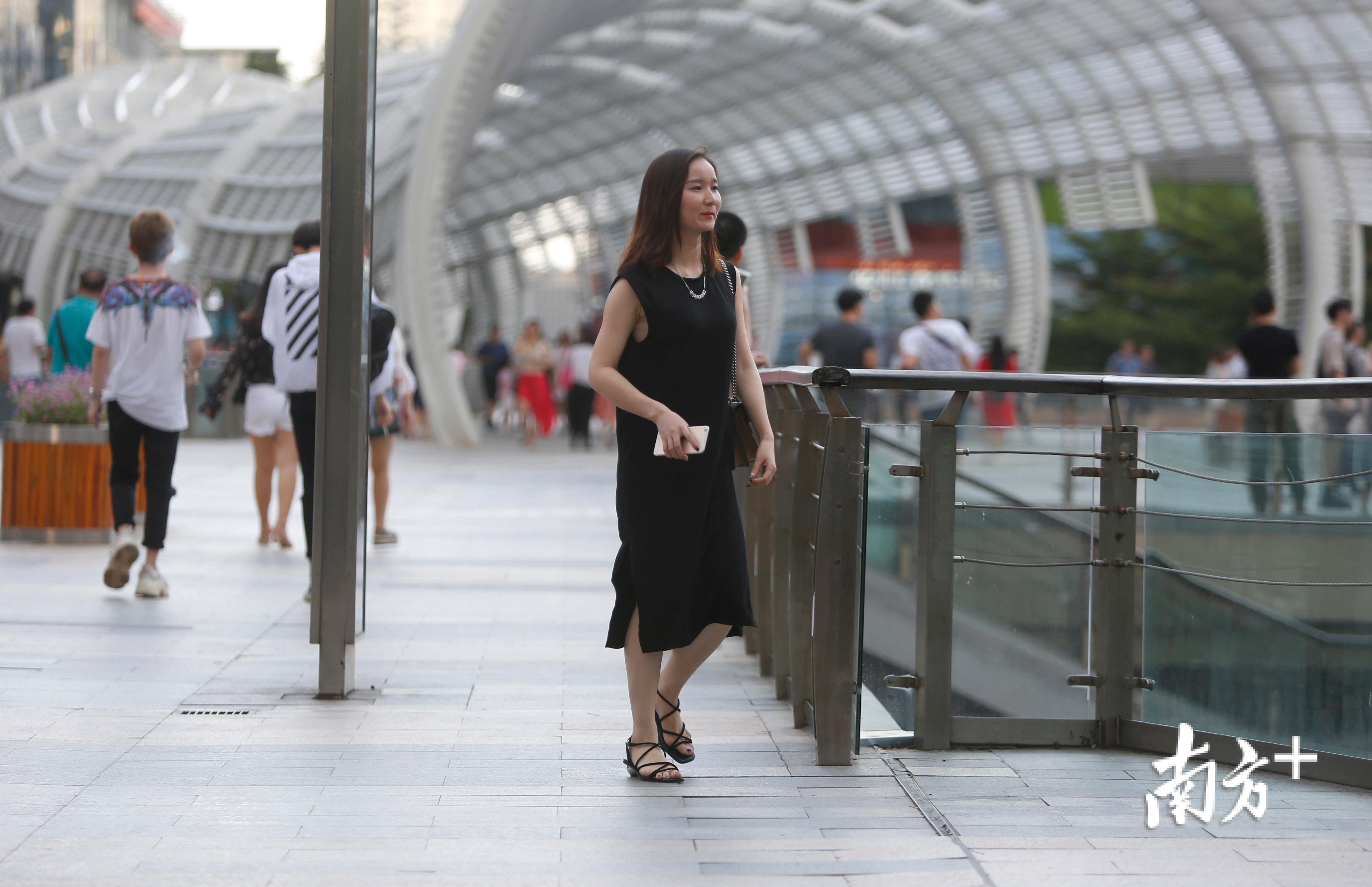 咩街拍 深圳湾大街街拍,美女时尚潮感穿搭