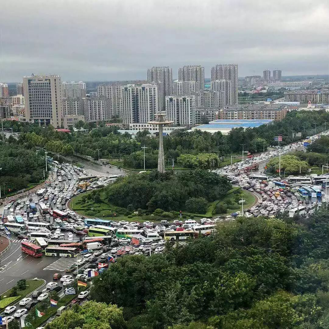 濰坊部分地區山體滑坡,橋洞子淪陷,路段積水嚴重,交警發預警