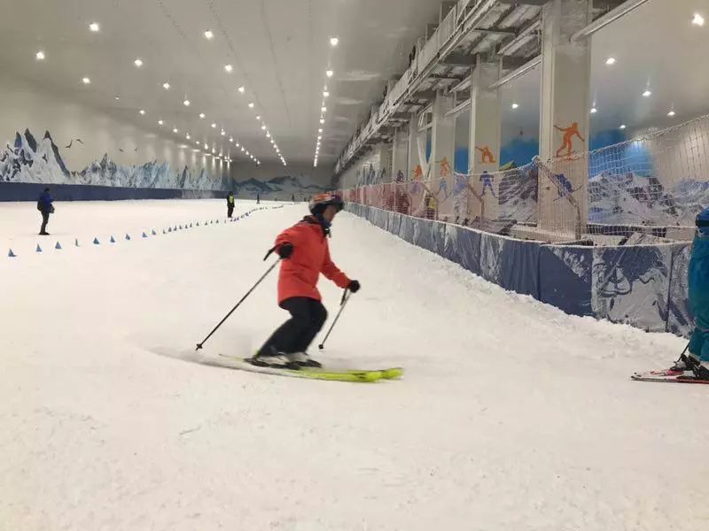 龙兴际华园滑雪场图片