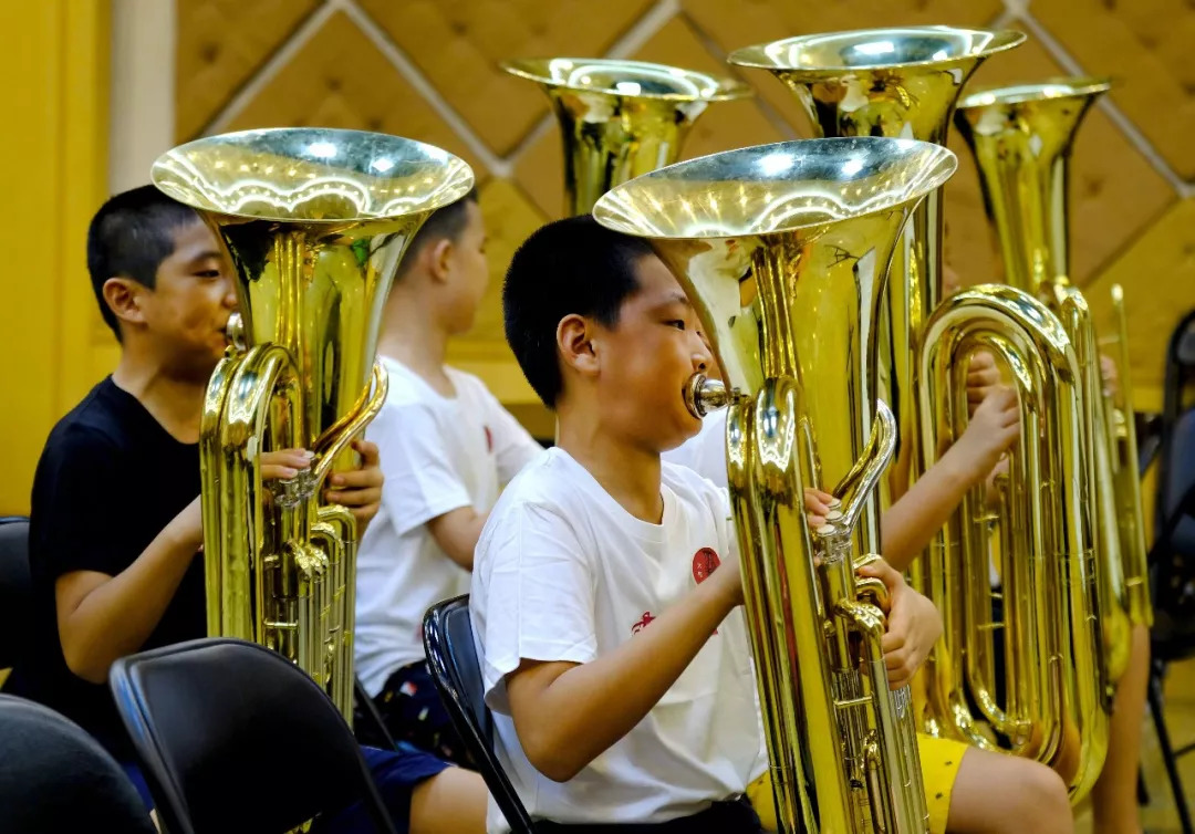 欢乐的铜管家族—暑期青少年铜管大师班开营啦!_长号