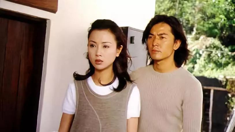 1999年,与赵文卓主演《中华大丈夫,饰演日本女子"横山樱子.