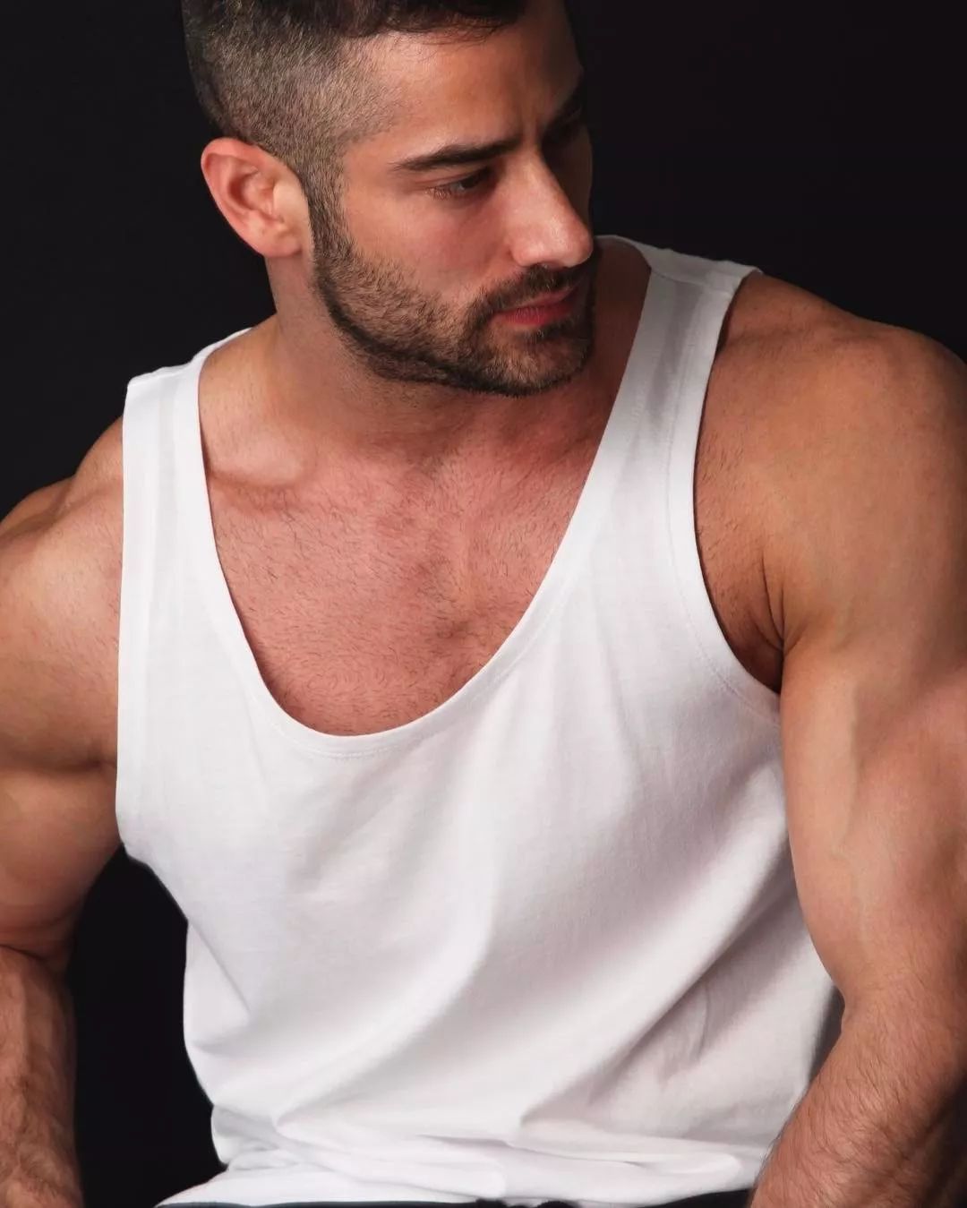 西班牙男模肌肉图片