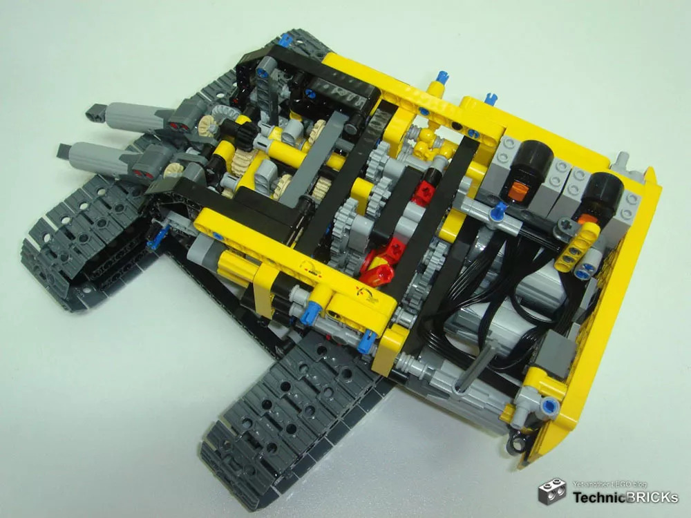 全手工打造的陸上暴君legotechnicbugattichiron42083