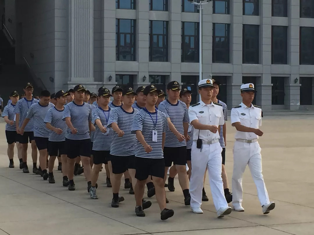 成都七中學子參加2018海軍大連艦艇學院夏令營