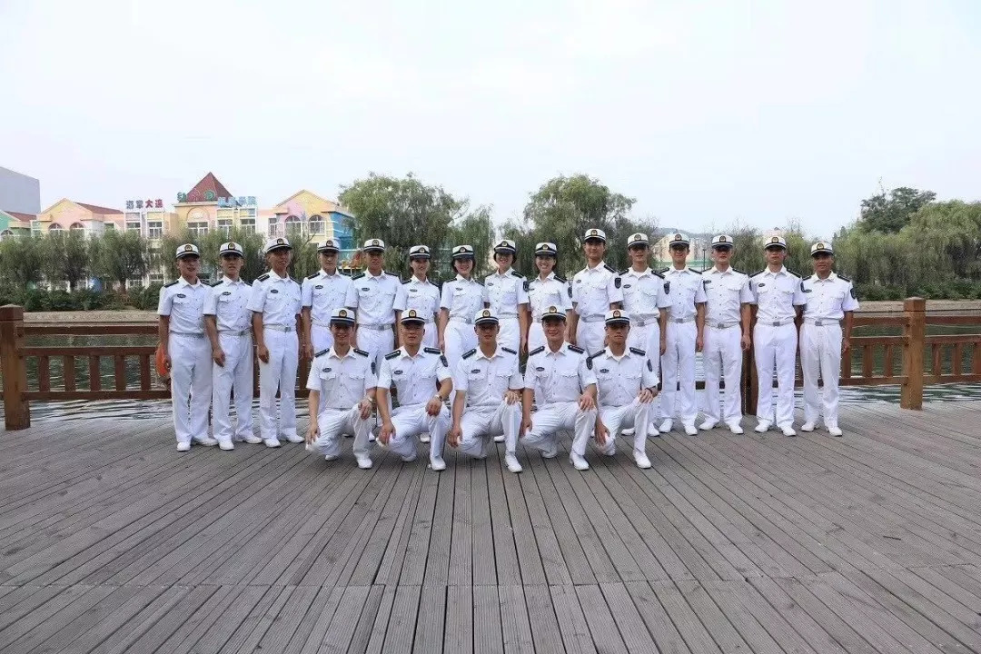 成都七中學子參加2018海軍大連艦艇學院夏令營