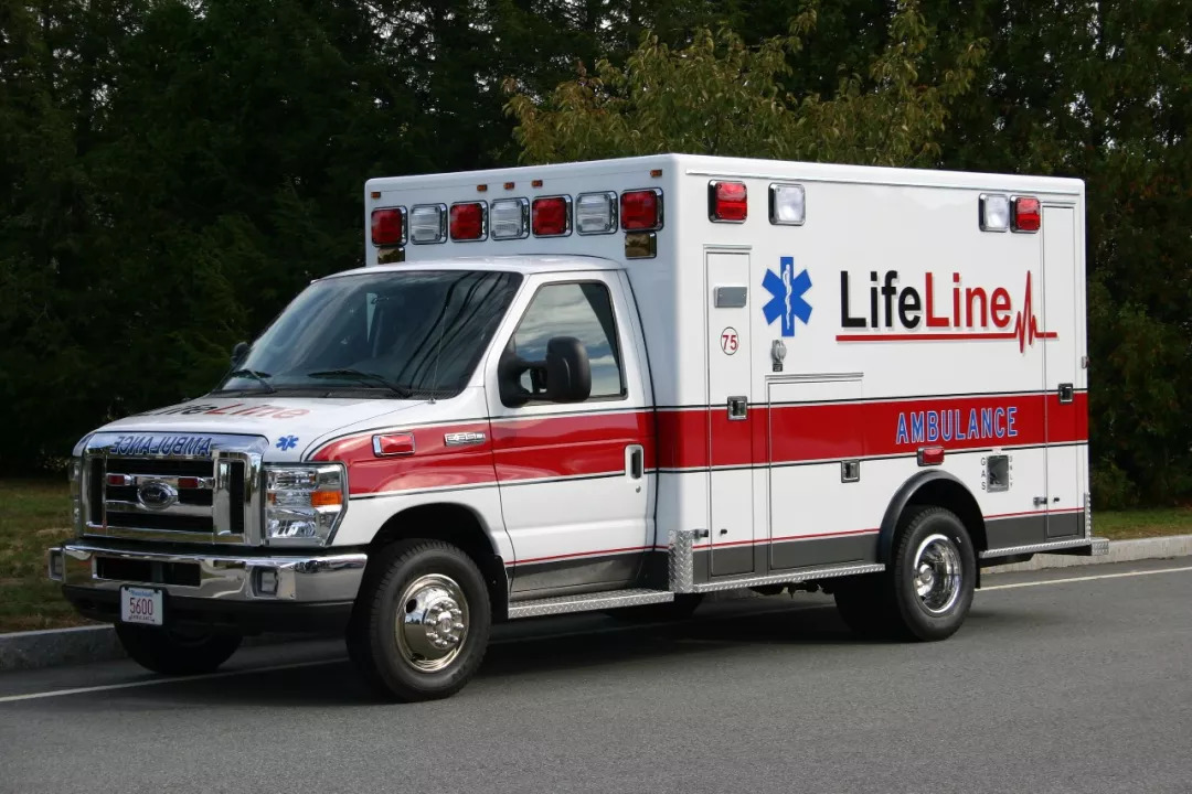 美国厢式救护车图片