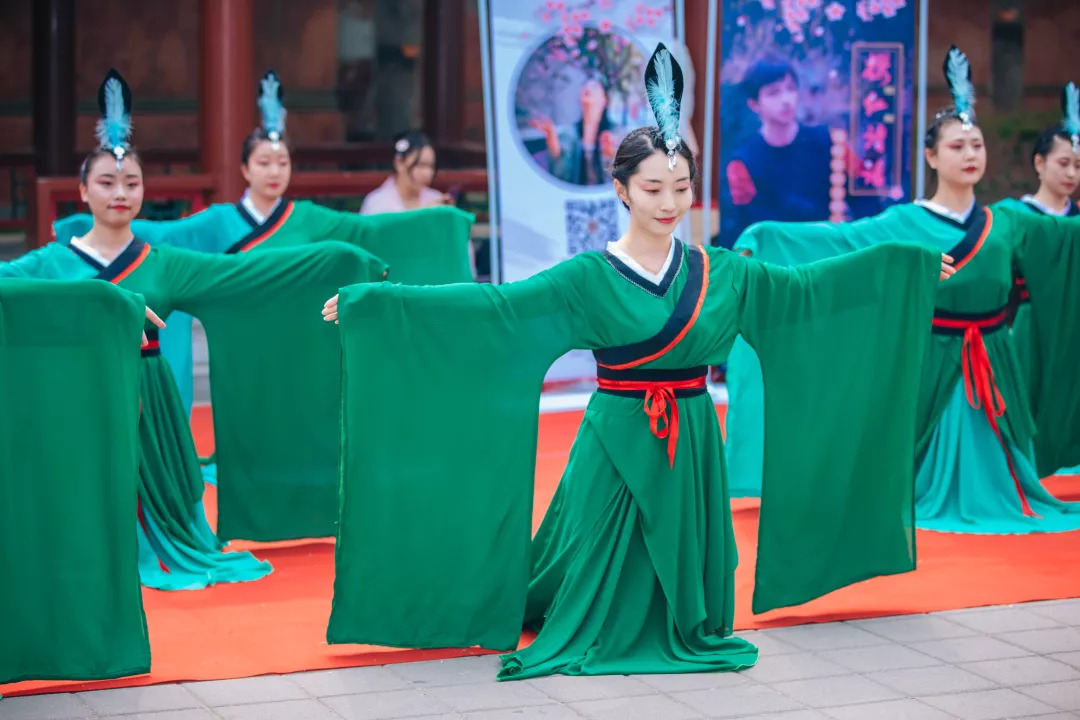 汉唐古典舞:有着巨大的活力与生机,它以中国古代文明史中最辉煌的汉