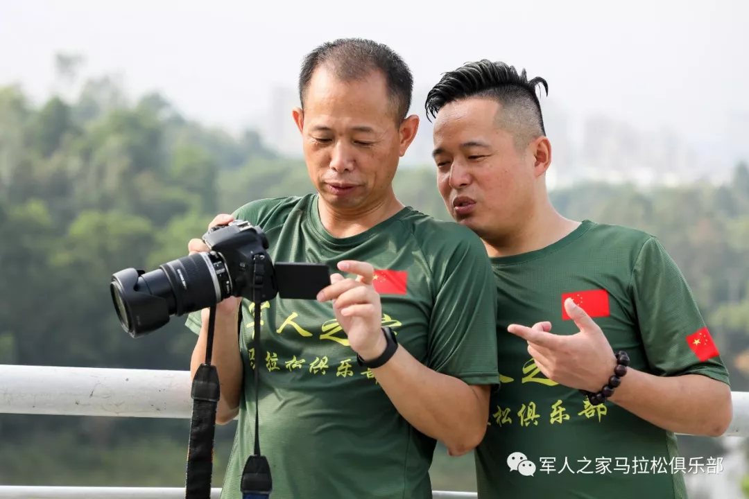 軍人之家的小夥姑娘,個個都是飛毛腿,硬是跑出了騰雲駕霧的飄然.