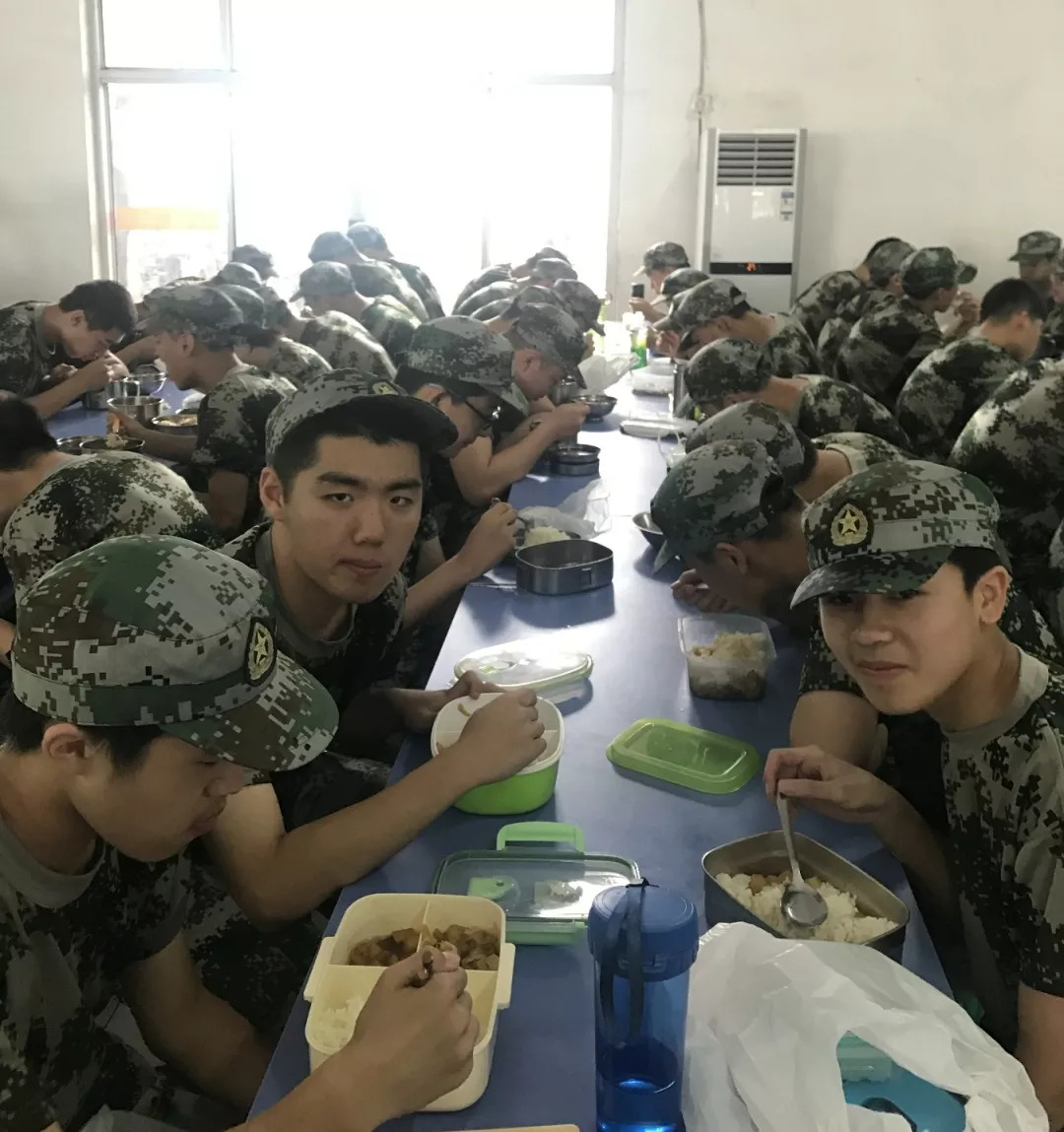 高中军训海实新生军训fromatoztoshowourmilitarytraining