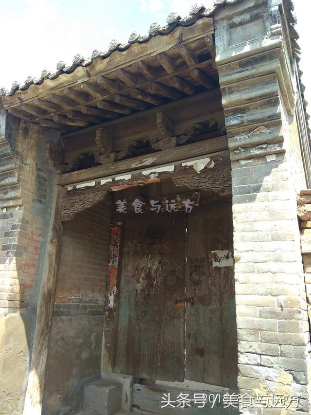 高家堡古鎮內,還有很多四合院,院落基本完好,對研究明清居民建築均有