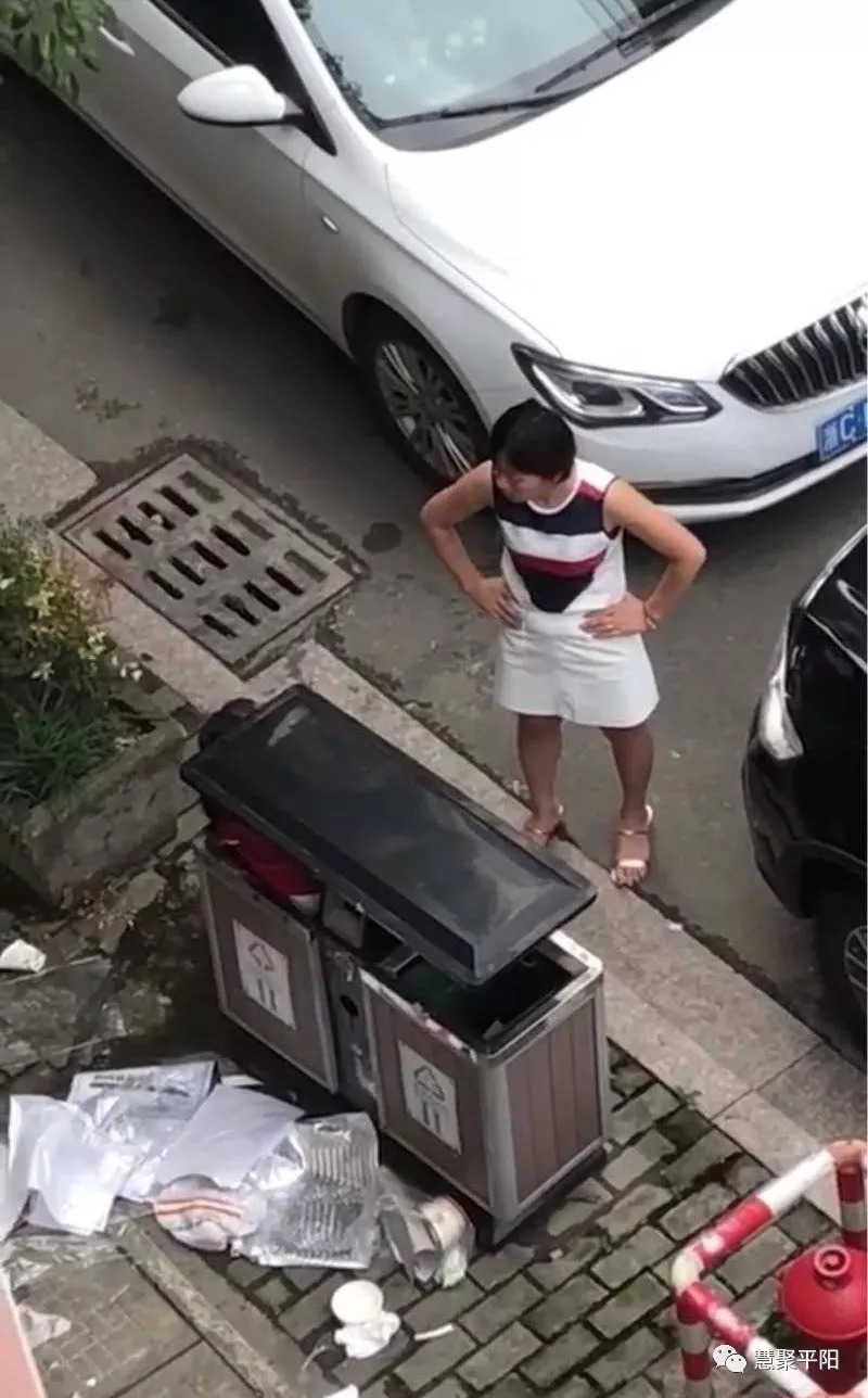 温州一女子把小孩扔进了垃圾桶的视频,不忍直视!