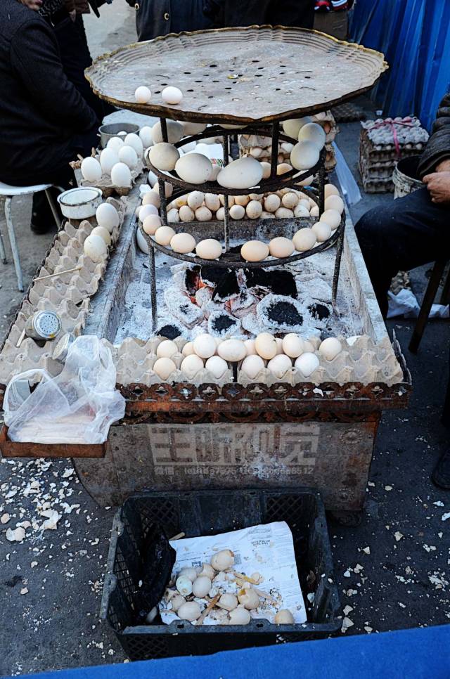 烧烤圈烤鸡蛋的做法很特别的美食蛋香里有淡淡的烟火味道