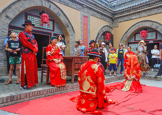 拜堂男女站位图片