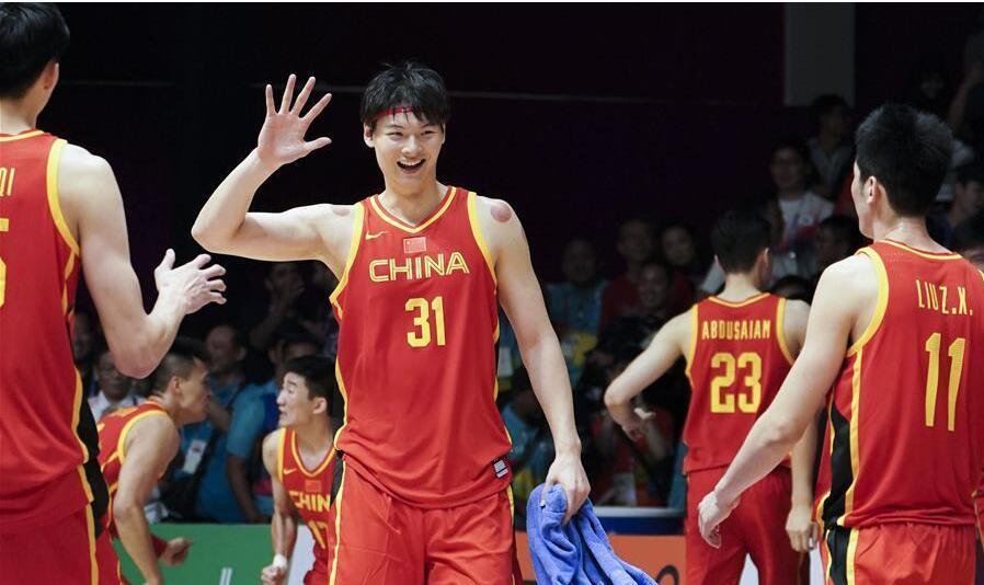 小托马斯在中国能当男篮第一人吗网友这身高搬砖都没人要