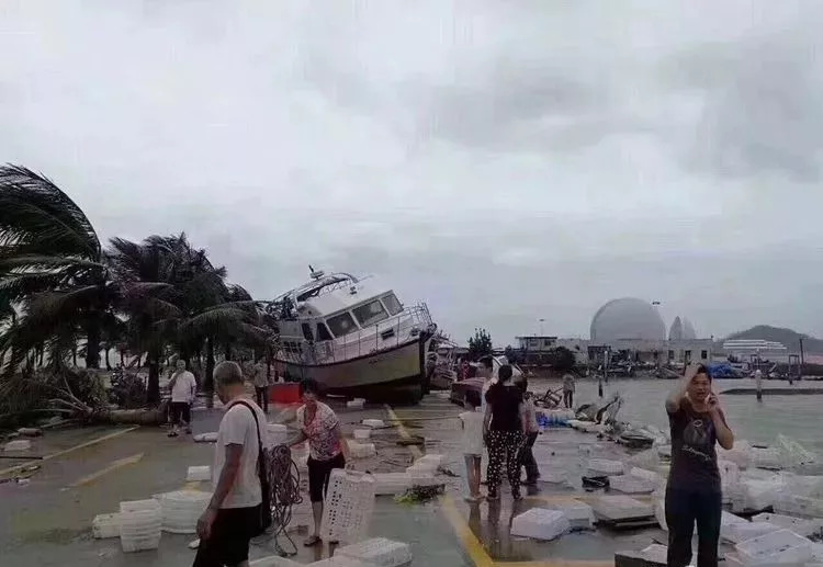 珠海台风天鸽图片