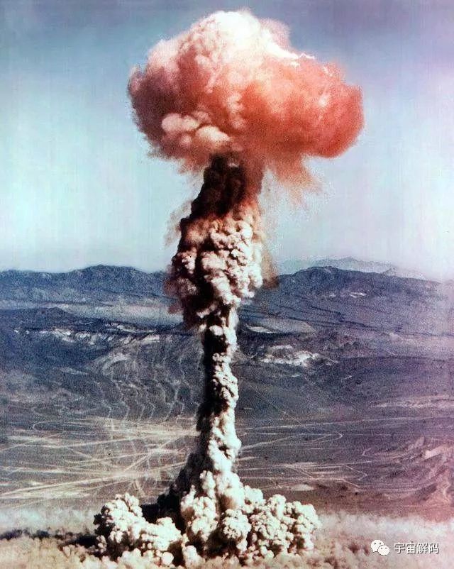 日本原子弹爆炸蘑菇云图片