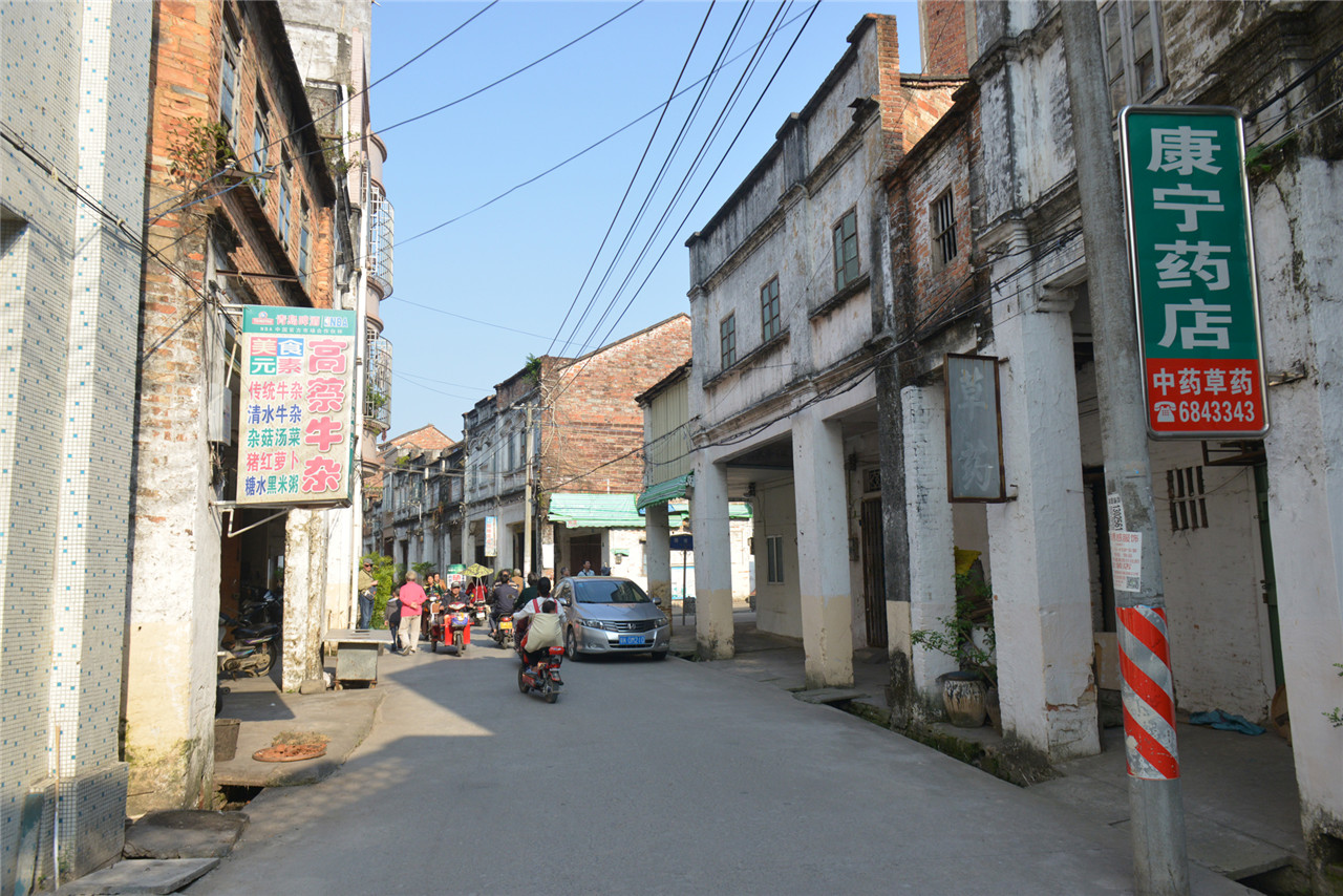 湛江市廉江安铺镇,是广东四大古镇之一,与中山小榄,顺德容奇,东莞石龙